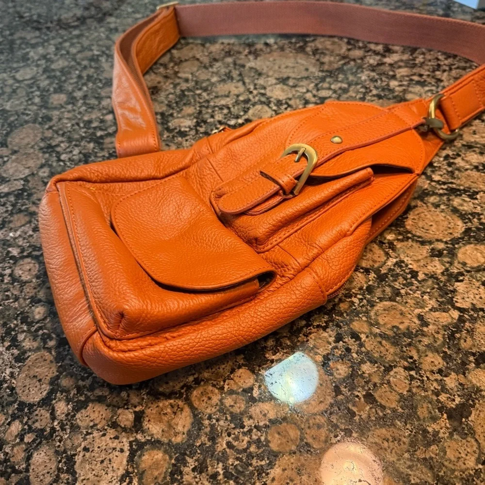 Amerileather Grylls Petite Sling Purse - Picture 4 of 12